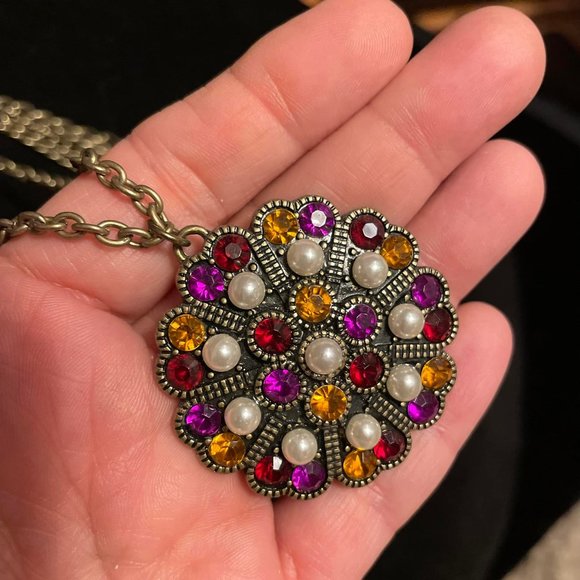 Beautiful Necklace and Pendent - Picture 1 of 2